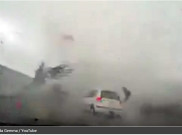 Video Angin Topan Hantam Sebuah Mobil di Taiwan