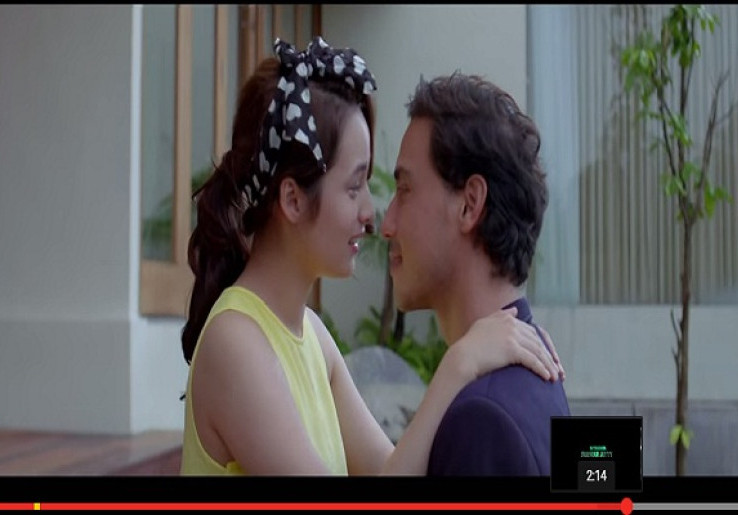 Chelsea Islan Malu-Malu Soal Adegan Ciuman dengan Hamish Daud