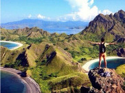 Nikmati Pemandangan Indah dari Atas Bukit Pulau Padar NTT