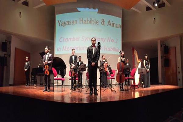 Kurang Fit BJ Habibie Tak Hadiri Konser In Memoriam Ainun Habibie