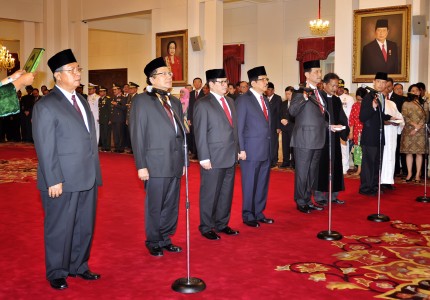 Reshuffle Kabinet Jokowi Belum Tuntaskan Masalah 