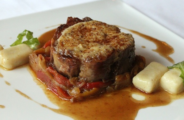 Lapar Mau Makan Siang? Yuk Ke Restoran Ini!