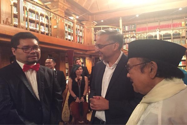 BJ Habibie Selalu Nikmati Musik Klasik Dalam Kesehariannya