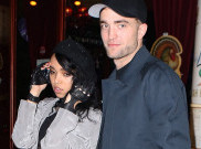 Bertengkar Hebat, Robert Pattinson Tunda Pernikahan dengan FKA Twings