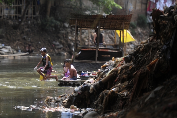 Sambut 70 Tahun Indonesia Merdeka, Warga Kampung Pulo Gelar Karnaval Protes