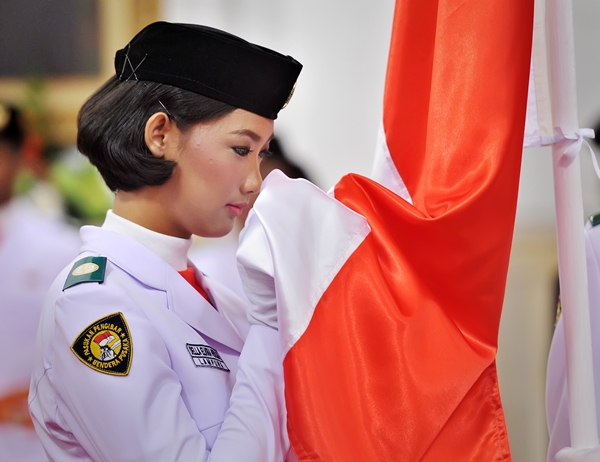 Jokowi Kukuhkan 68 Anggota Paskibra Nasional 2015