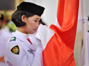 Jokowi Kukuhkan 68 Anggota Paskibra Nasional 2015