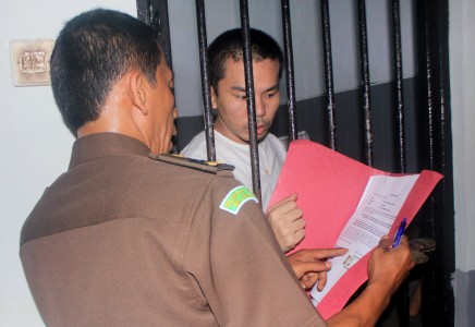 Jaksa Tuntut Muncikari RA 16 Bulan