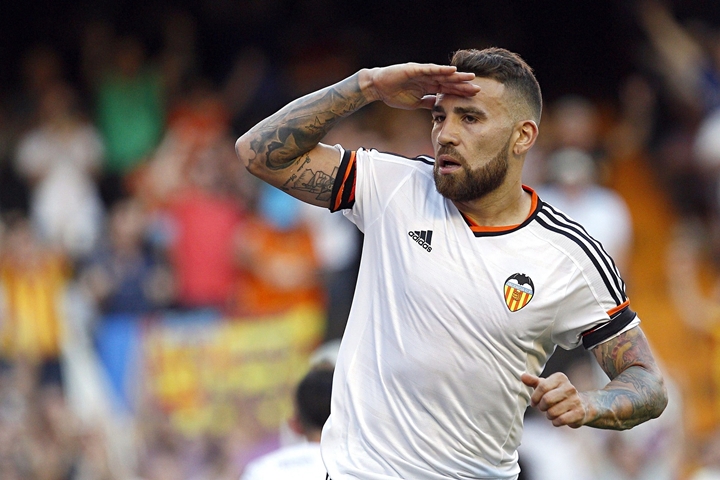 Nicolas Otamendi Jalani Tes Medis di Manchester City?