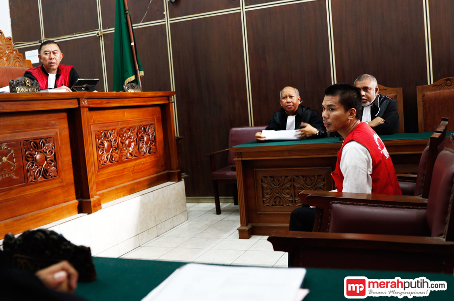 Sidang Muncikari, Tiga Anak Buah Obie Dihadirkan