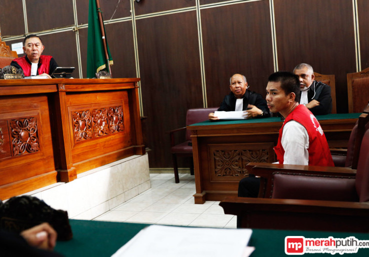 Sidang Muncikari, Tiga Anak Buah Obie Dihadirkan