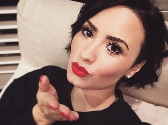Demi Lovato Tak Mau Buru-Buru Menikah