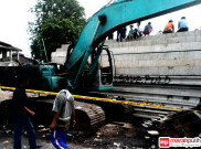 Setelah Dibakar Warga, Pemda Kembali Datangkan 1 Unit Eskavator