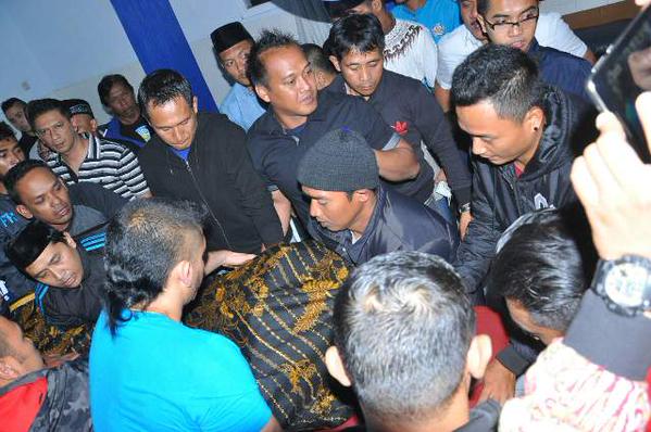 Inalillahi.. Pelatih Arema Suharno Tutup Usia