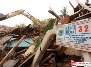 Diterjang Banjir Bandang, Makam KH Lukman Nur Hakim Berputar-putar di atas Air 