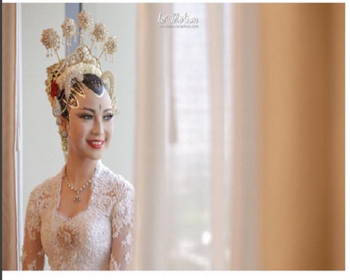 Pernikahan Chacha Frederica Pakai Adat Jawa 