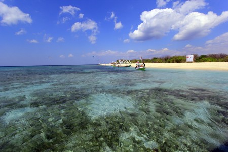 Eksotisnya Pemandangan Alam di Pulau Tabuhan