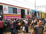 Sebuah Sepeda Motor Terlindas KRL di Serpong 