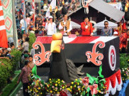 Jokowi Hadiri Pawai Karnaval Khatulistiwa