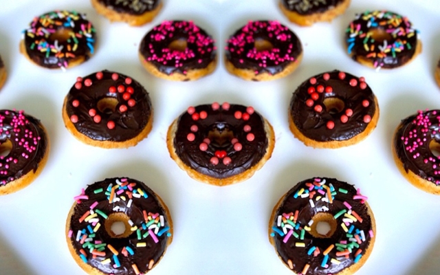 Cara Mudah Buat Baby Donuts Super Lembut Tanpa Digoreng