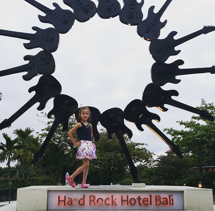 Keseruan Para Bintang Elif Berlibur di Bali