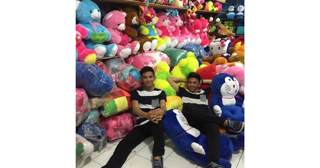 Rizki-Ridho Mulai Bisnis Boneka