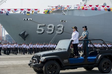 Menko Puan Maharani Hadiri Pelepasan Gugus Tugas Sail Tomini 