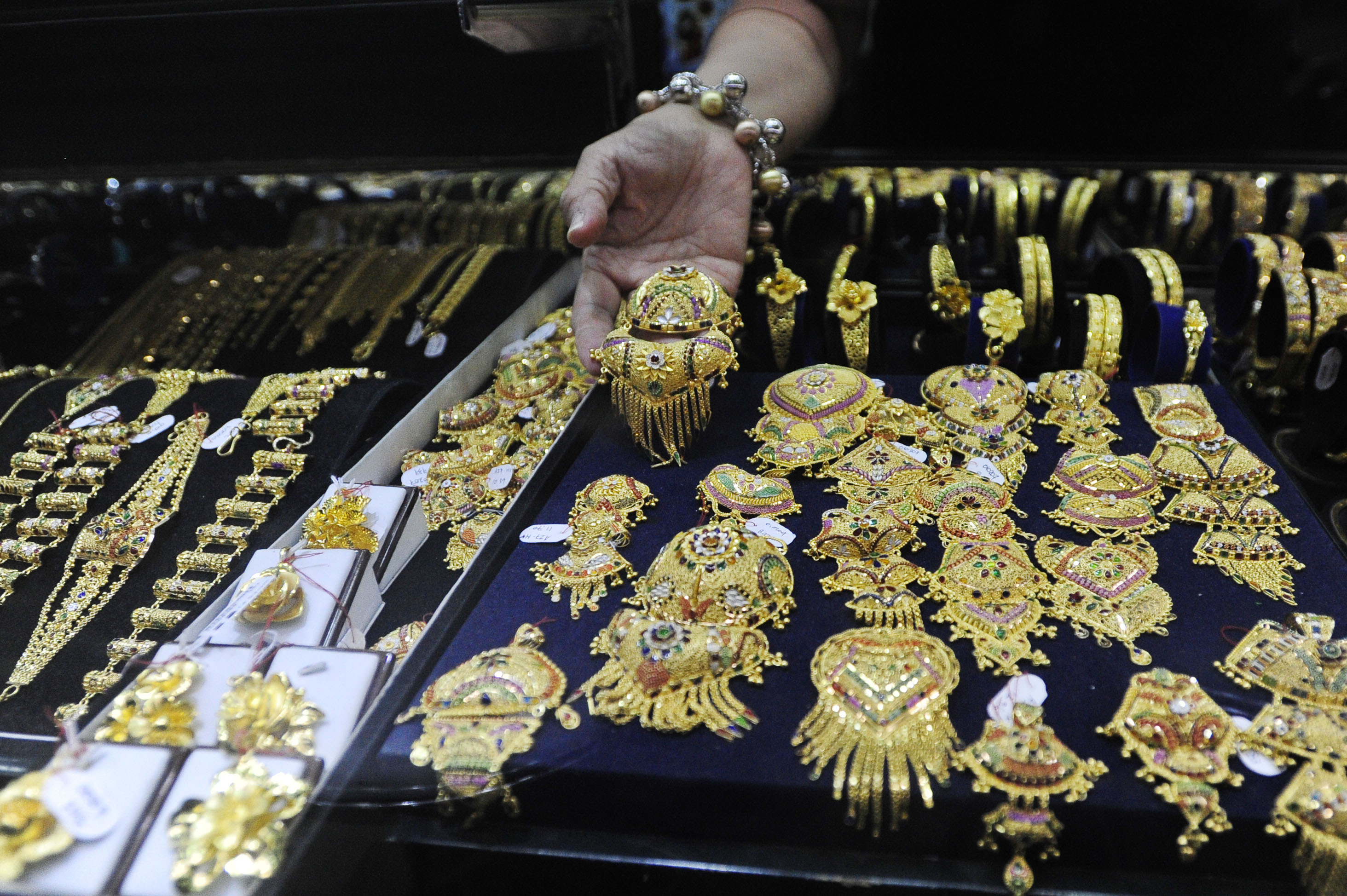Harga Emas Melambung Rp11.000 per Gram