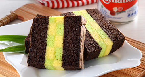 Domino Pandan Cake Lapis Super Legit
