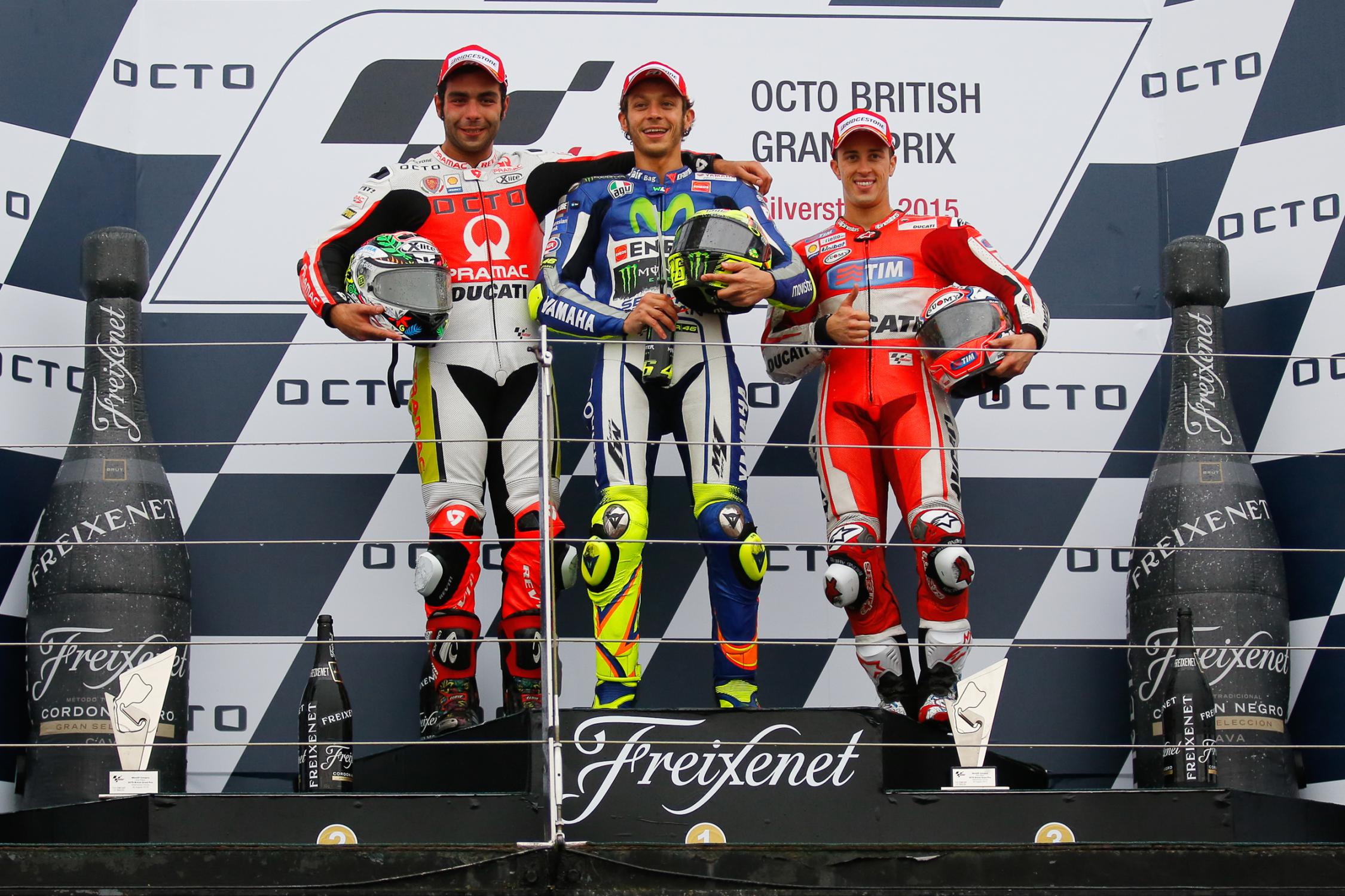 Galeri Kemenangan Dramatis Valentino Rossi di GP Silverstone