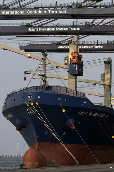 Surplus Neraca Perdagangan September 2015 US$1,02 Miliar