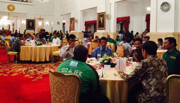 Setelah Ojek dan Sopir, Jokowi Bakal Undang PKL Makan Siang