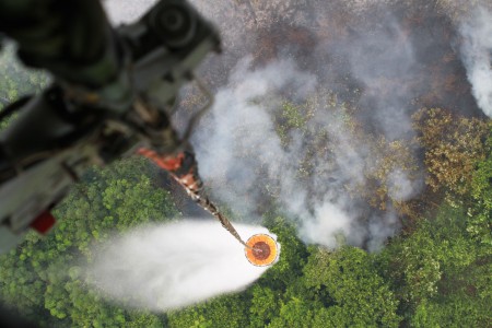 Helikopter dan Pesawat Water Bomb Siaga Kebakaran Hutan di Riau