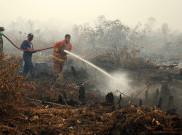 Pemadaman Kebakaran Hutan Riau