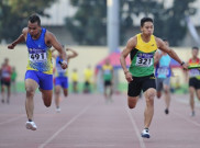 Suasana Final Para Atlet Lari Estafet di Stadion Rawamangun