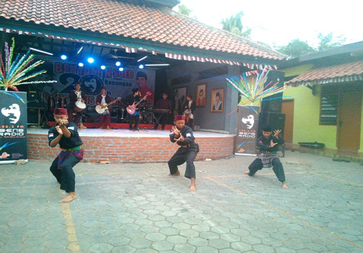 Band dari Bekasi Kolaborasikan Musik Band dengan Pencak Silat