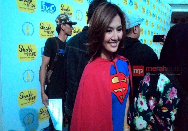 Rambut Asty Ananta Dihargai Rp50 Juta dalam Acara Shave For Hope