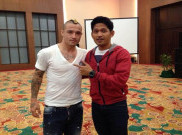 Ibnu Jamil Terjun Langsung dalam Coaching Clinic Sepak Bola