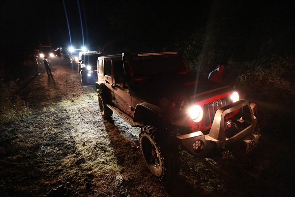 JSI Goes to Sawarna Lintasi Track Terjal dan Mistis