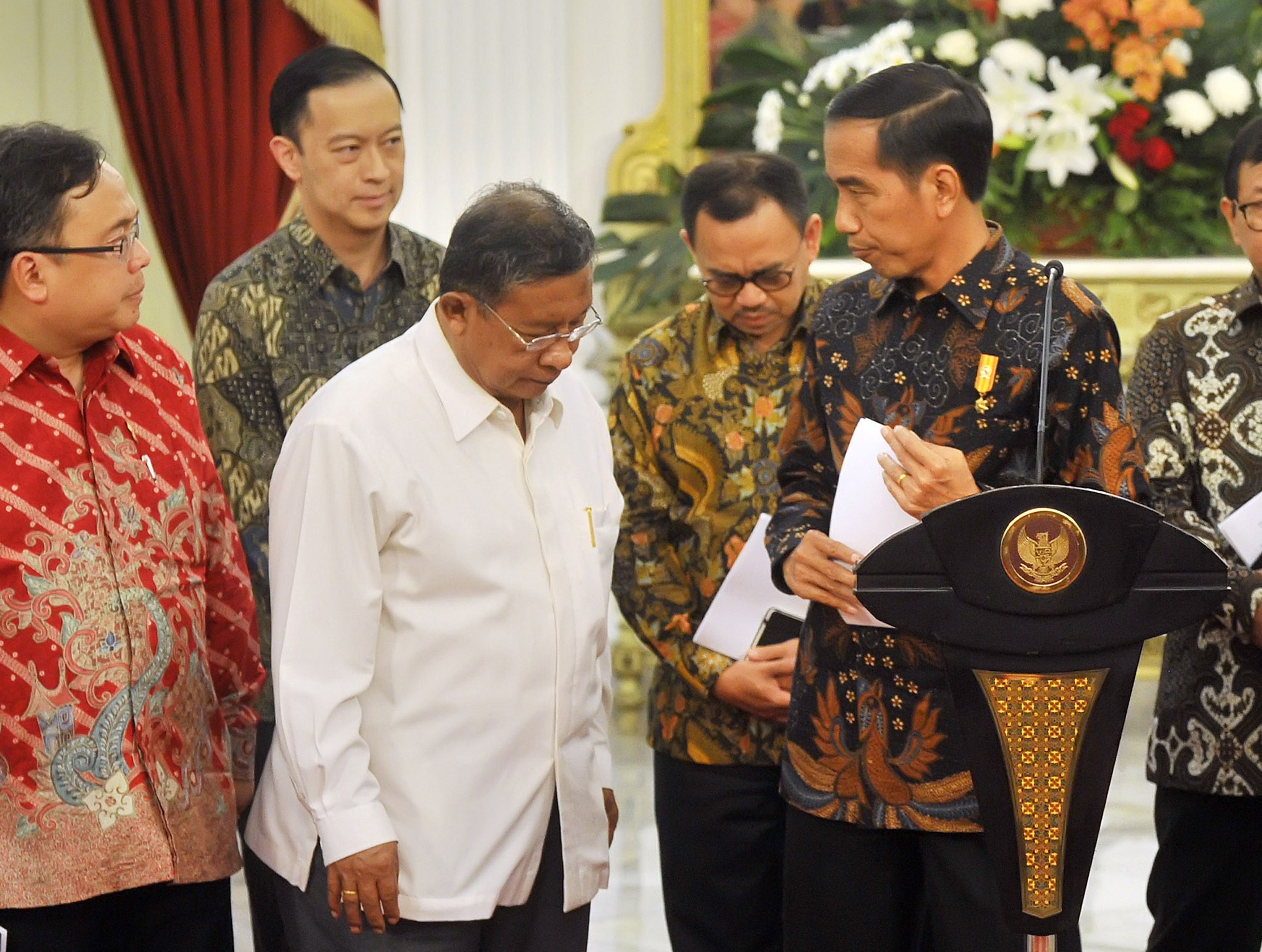 Penurunan Harga BBM dalam Paket Ekonomi III Hanya Pencitraan