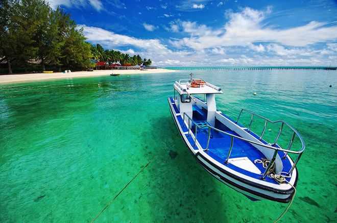 Pesona Keindahan Kepulauan Derawan di Kalimantan