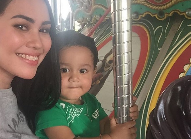 Mengadopsi Baby Juna, Kartika Putri Mengaku Senang Merawat Anak