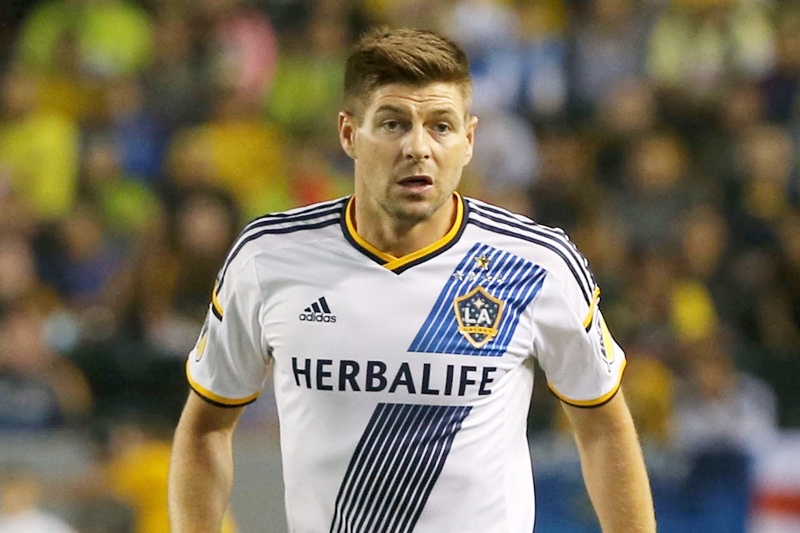 Steven Gerrard Pernah Tolak Pinangan Tottenham Hotspur