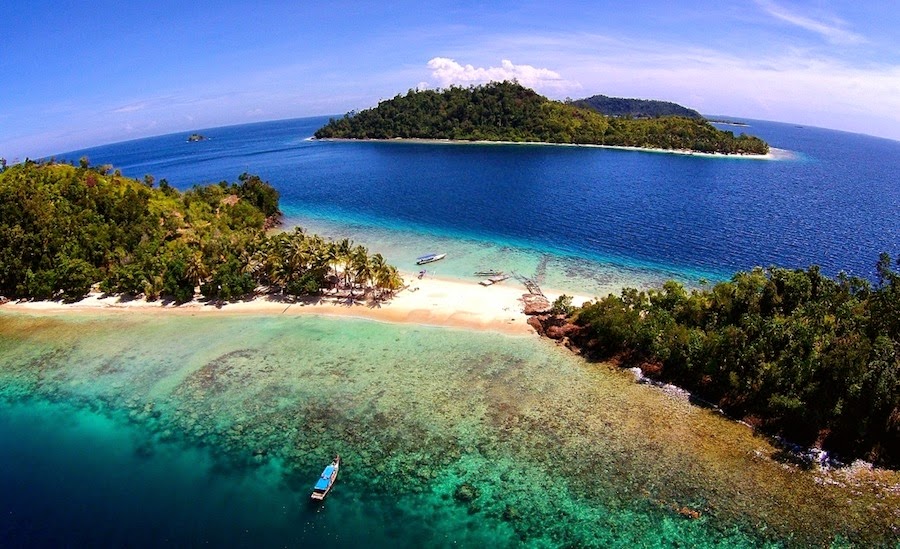 Keindahan Pulau Pamutusan yang Belum Terjamah