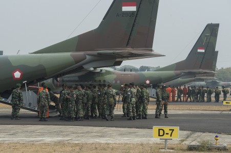 Upaya Penanggulangan Bencana Asap oleh TNI