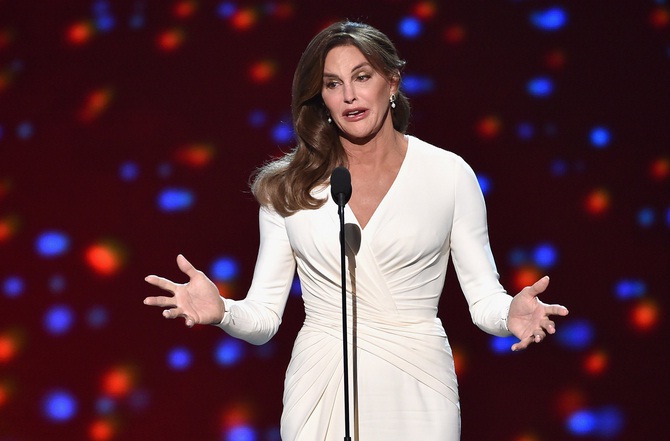 Caitlyn Jenner Resmi Jadi Perempuan 