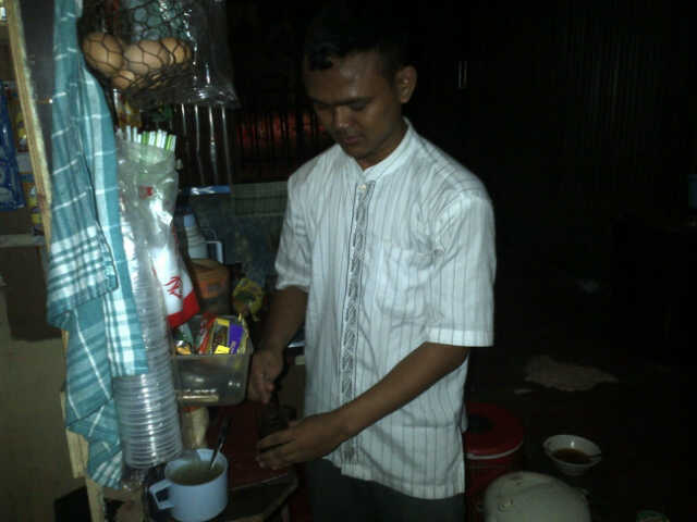Penjual Kopi Keliling Akibat PHK, Suyatno: Yang Penting Halal