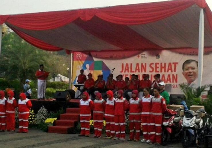 Jusuf Kalla Resmikan Jalan Sehat PMI