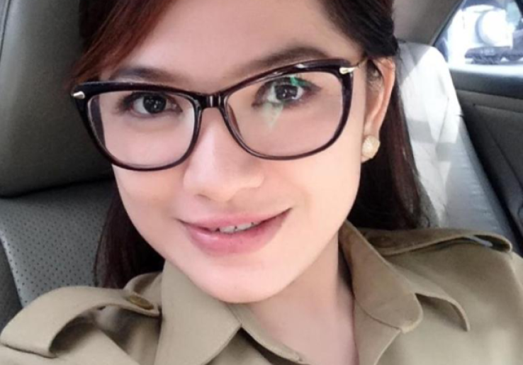 Foto Bohay Camat Cantik Junita Jane