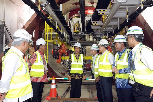 Jokowi Sampingkan Untung-Rugi untuk Bangun Infrastruktur